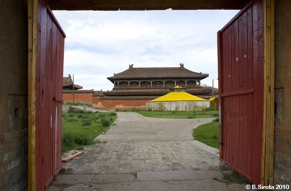 One of Amarbayasgalant monastery gates